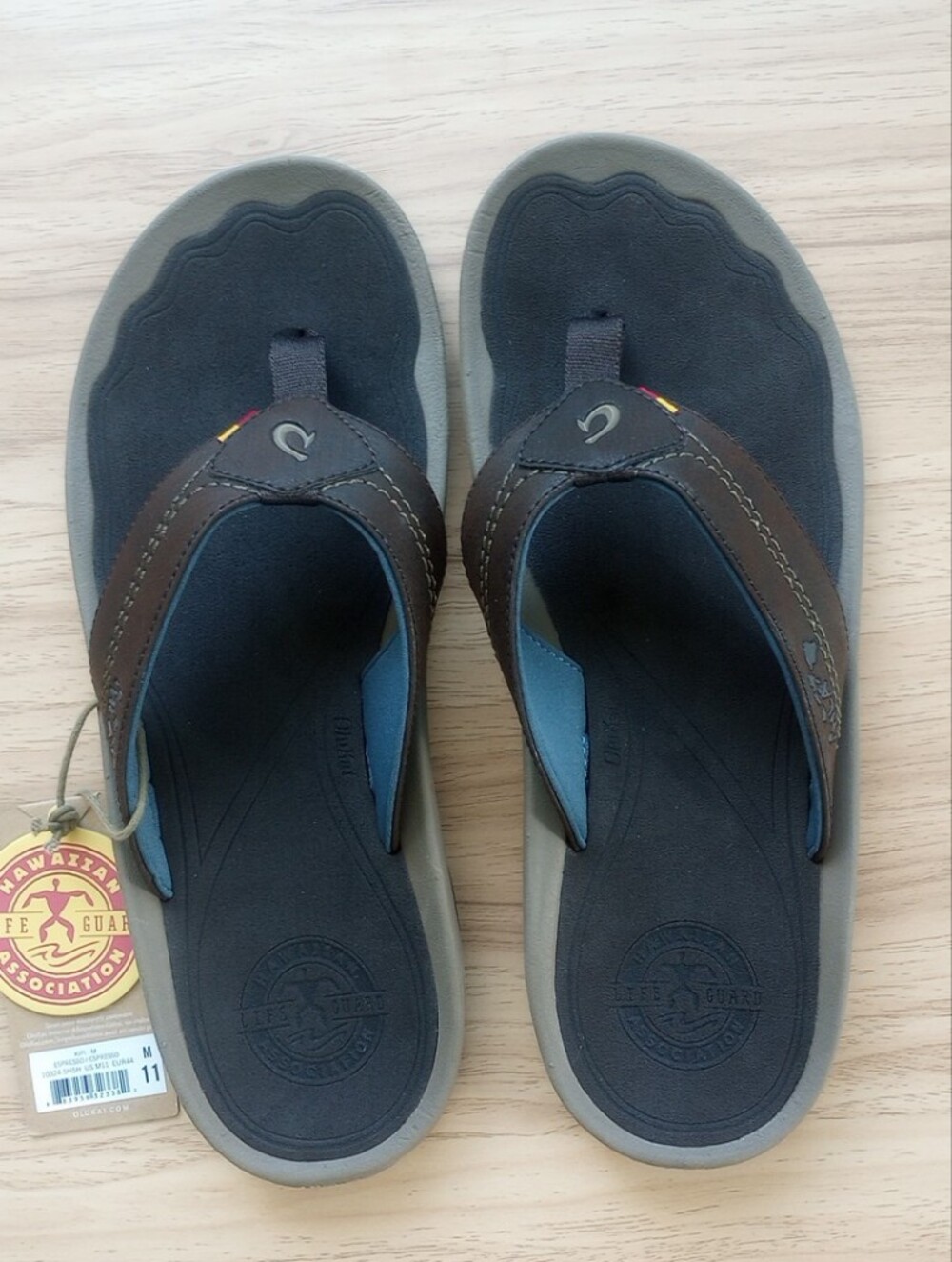NEW OluKai Kipi Men's Sandals Size 11 Hawaiian Lifeguard Association Wet Grip